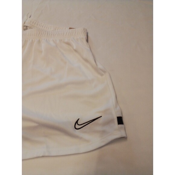Women's Nike White Standard Fit Shorts Size Large Nwt Tag Attached Small Stain - Picture 4 of 12